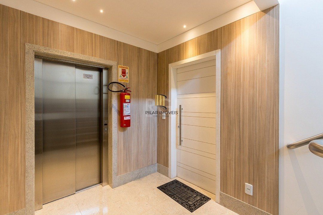 Cobertura para Venda - 319.17m², 3 dormitórios, sendo 3 suites, 4 vagas - Cristal