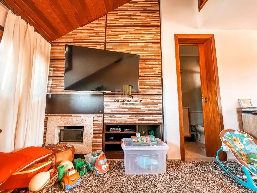 Excelente casa a venda no bairro Tristeza, para o lado do Rio!