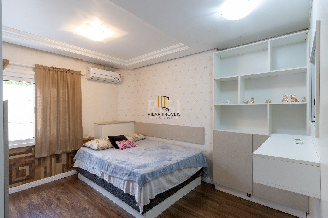 Casa de Condomínio 6 dormitórios no bairro Nonoai