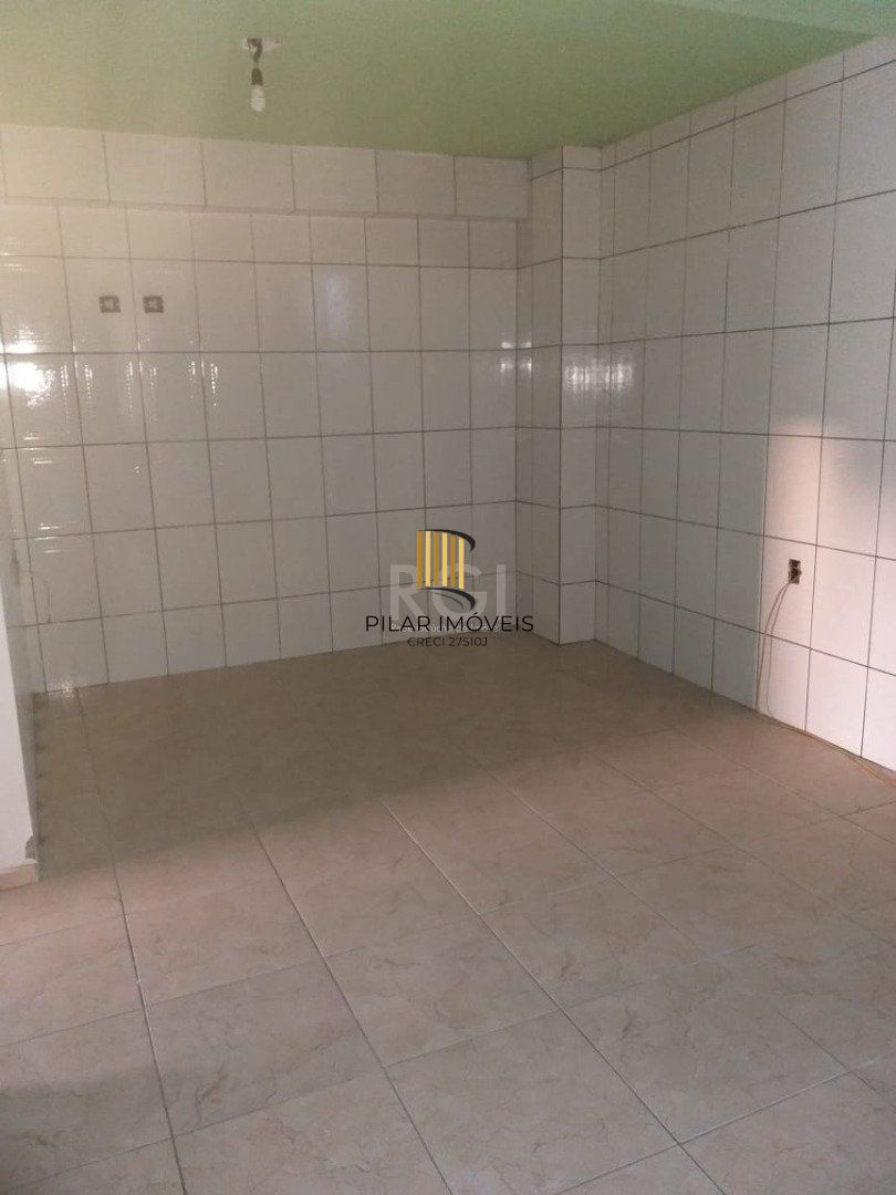 Casa para Venda - 90m², 4 dormitórios, 2 vagas - Restinga Nova