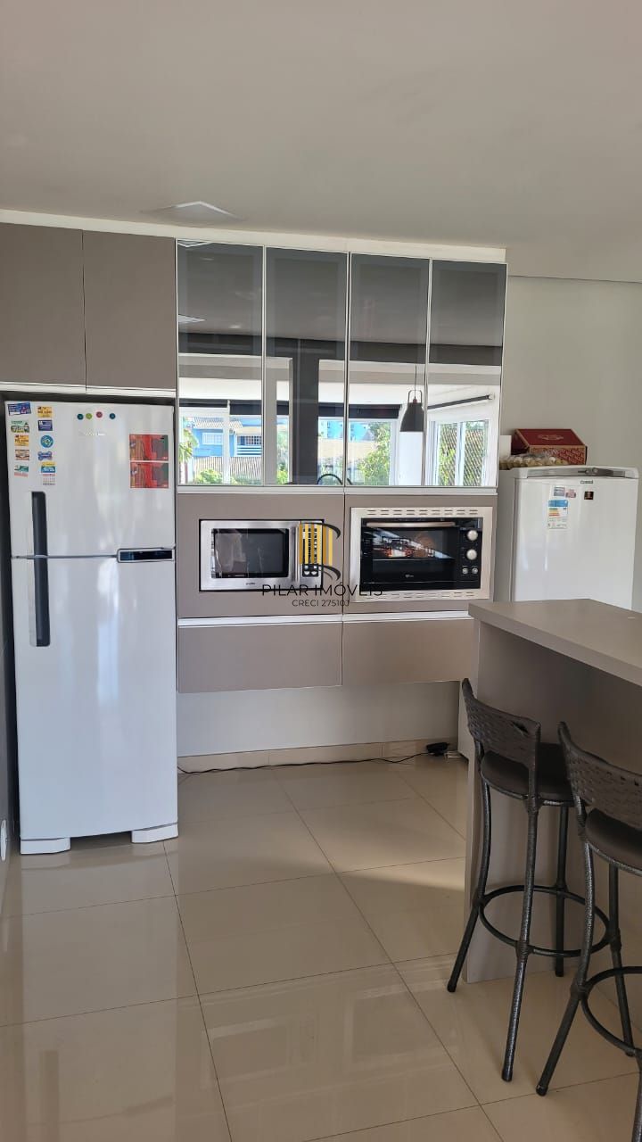 Sobrado de Alto Padrão na Vila Nova – 3 Dormitórios e 170 m² de Conforto e Estilo!