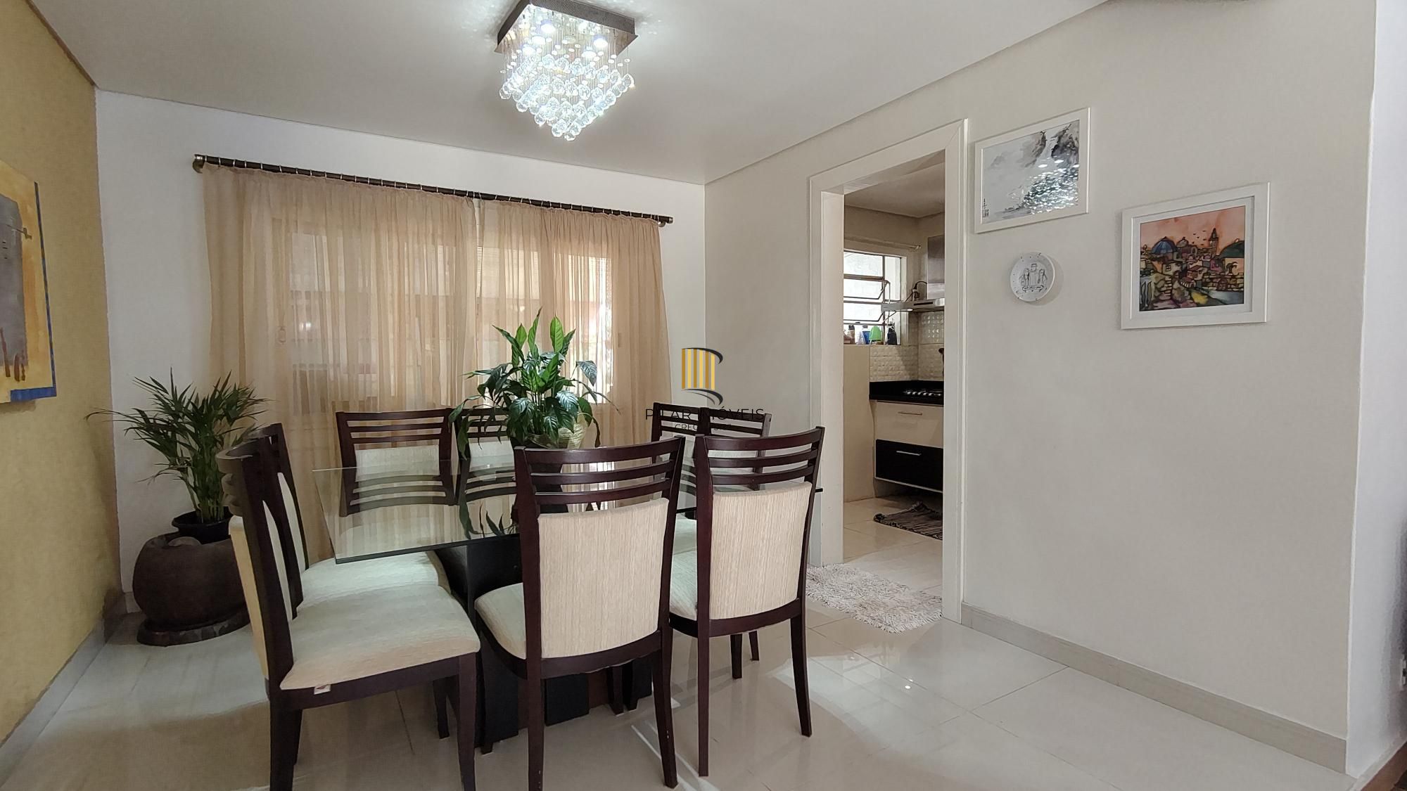 Casa térrea, 2 dormitórios, 1 suíte e 2 vagas no bairro Aberta dos Morros.