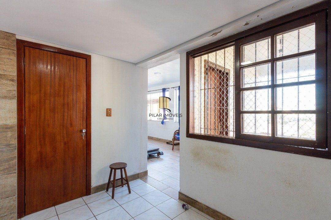 Casa para Venda - 300m², 5 dormitórios, 2 vagas - Cavalhada