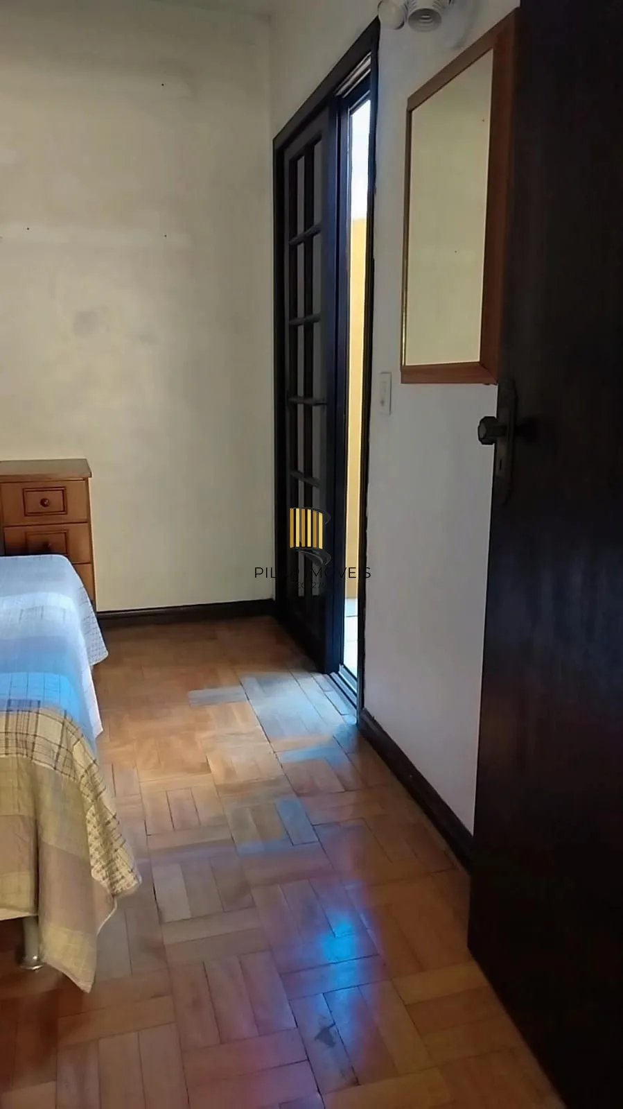 Casa 4 dormitórios no bairro Vila Nova