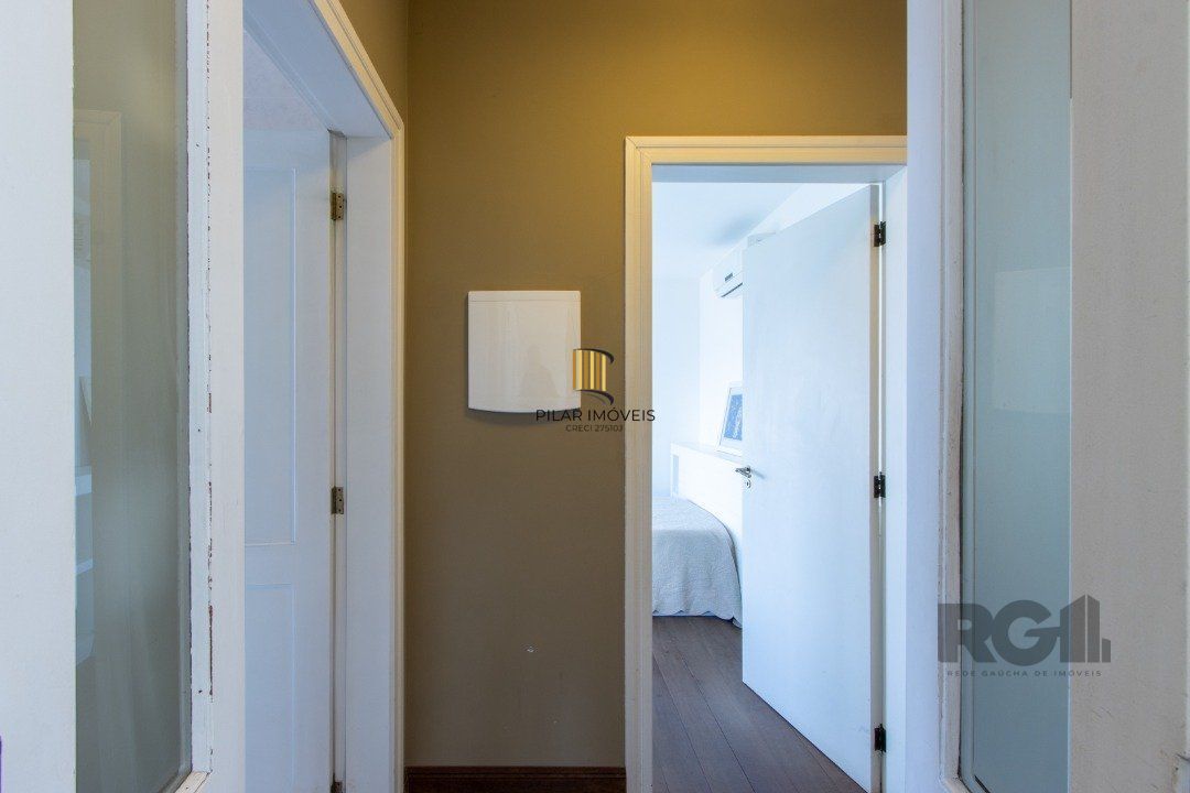 Casa deslumbrante vista do Guaiba, 3 dormitórios, sendo 1 suite master com closet e banheira de hidro com vista para o rio