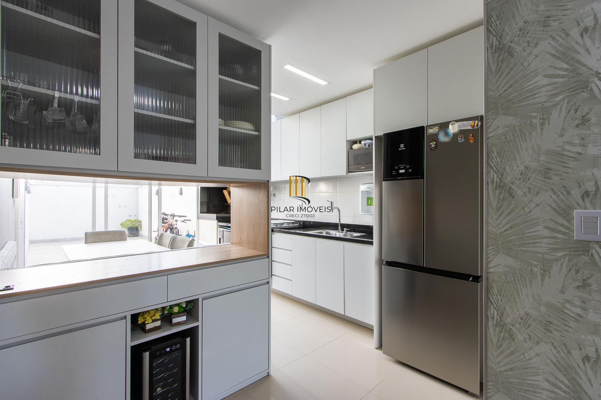 Ótima casa com 3dormitórios 1 suite no bairro Tristeza