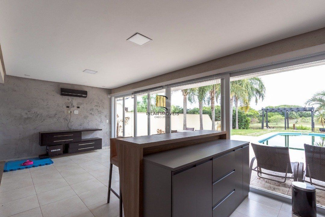 Casa de Condomínio 4 dormitórios no bairro Belém Novo