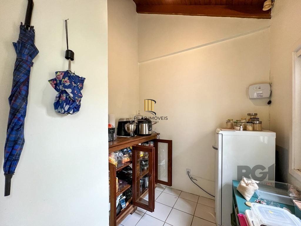 Excelente casa em condomínio no Bairro Tristeza - Ao lado do Shopping Paseo