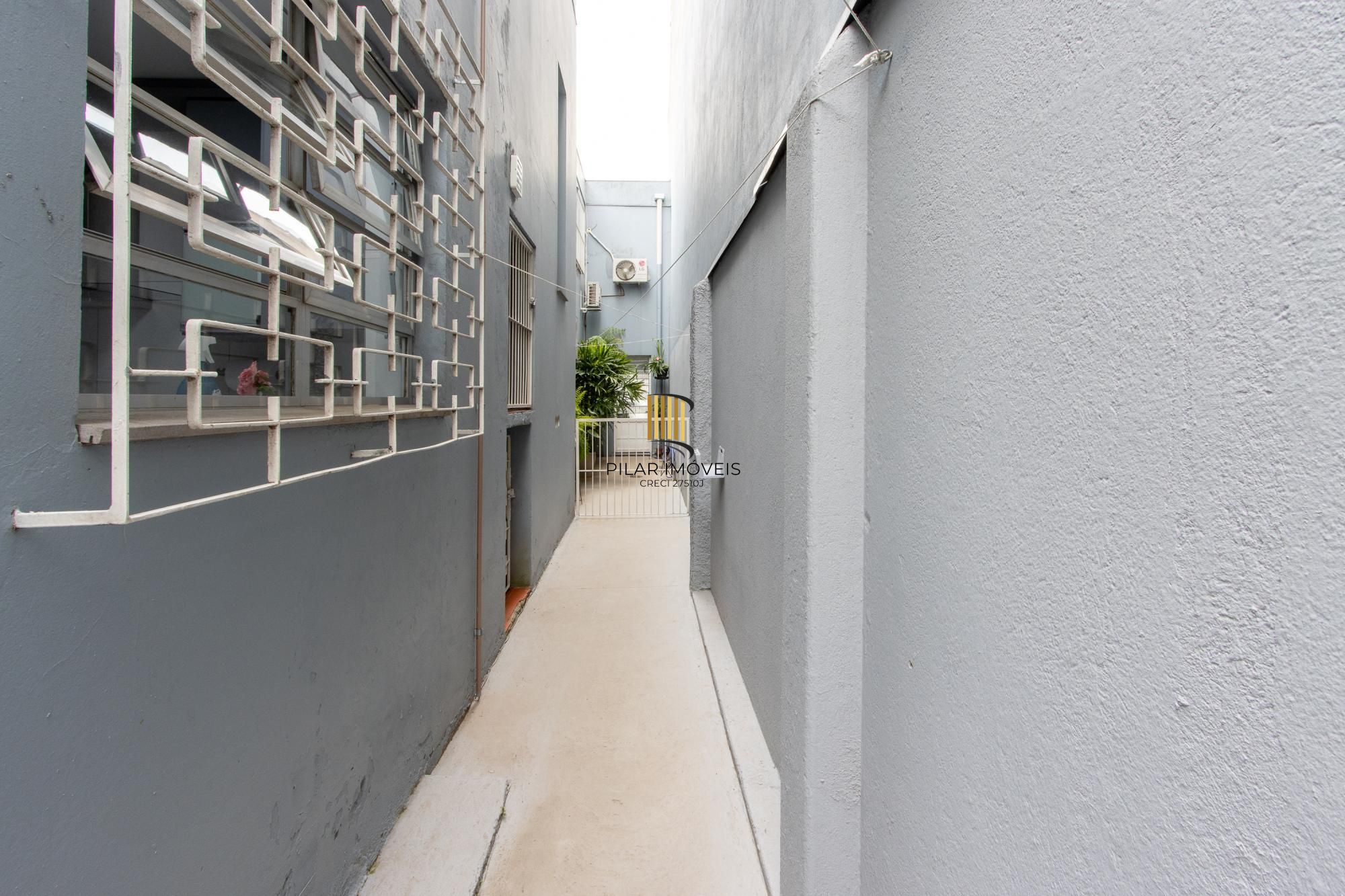 Casa TODA Reformada à Venda  – Mobiliada