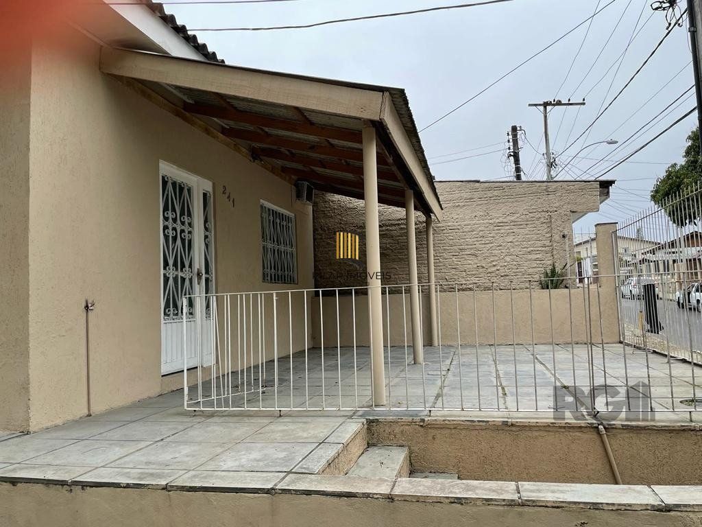 Casa 3 dormitórios no bairro Vila Nova