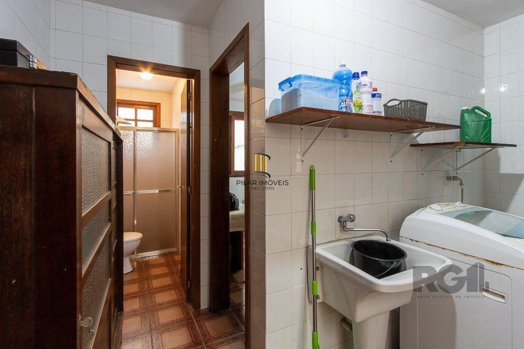Casa 3 dormitórios no bairro Ipanema