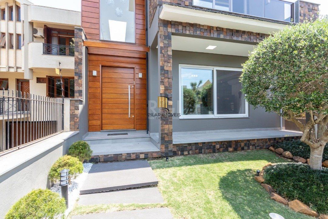 Casa para Venda - 420m², 3 dormitórios, sendo 3 suites, 8 vagas - Ipanema