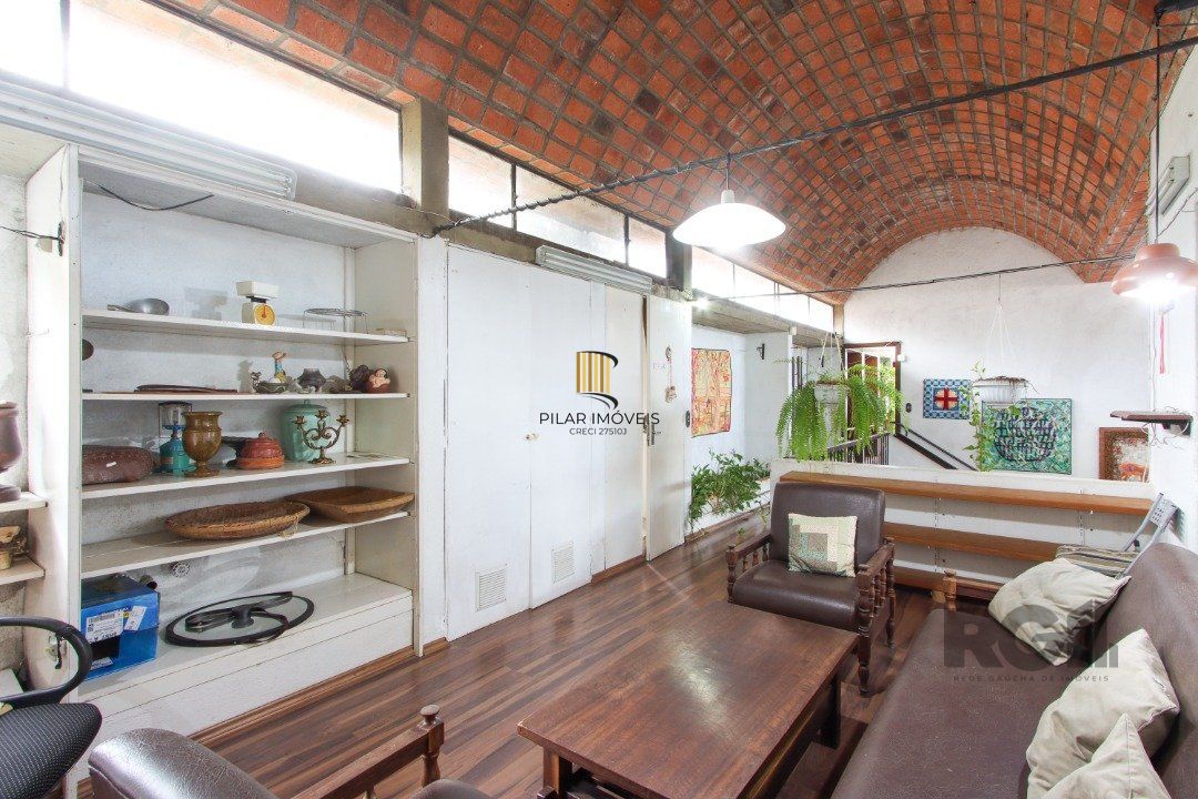 Casa para Venda - 393m², 4 dormitórios, sendo 2 suites, 4 vagas - Ipanema