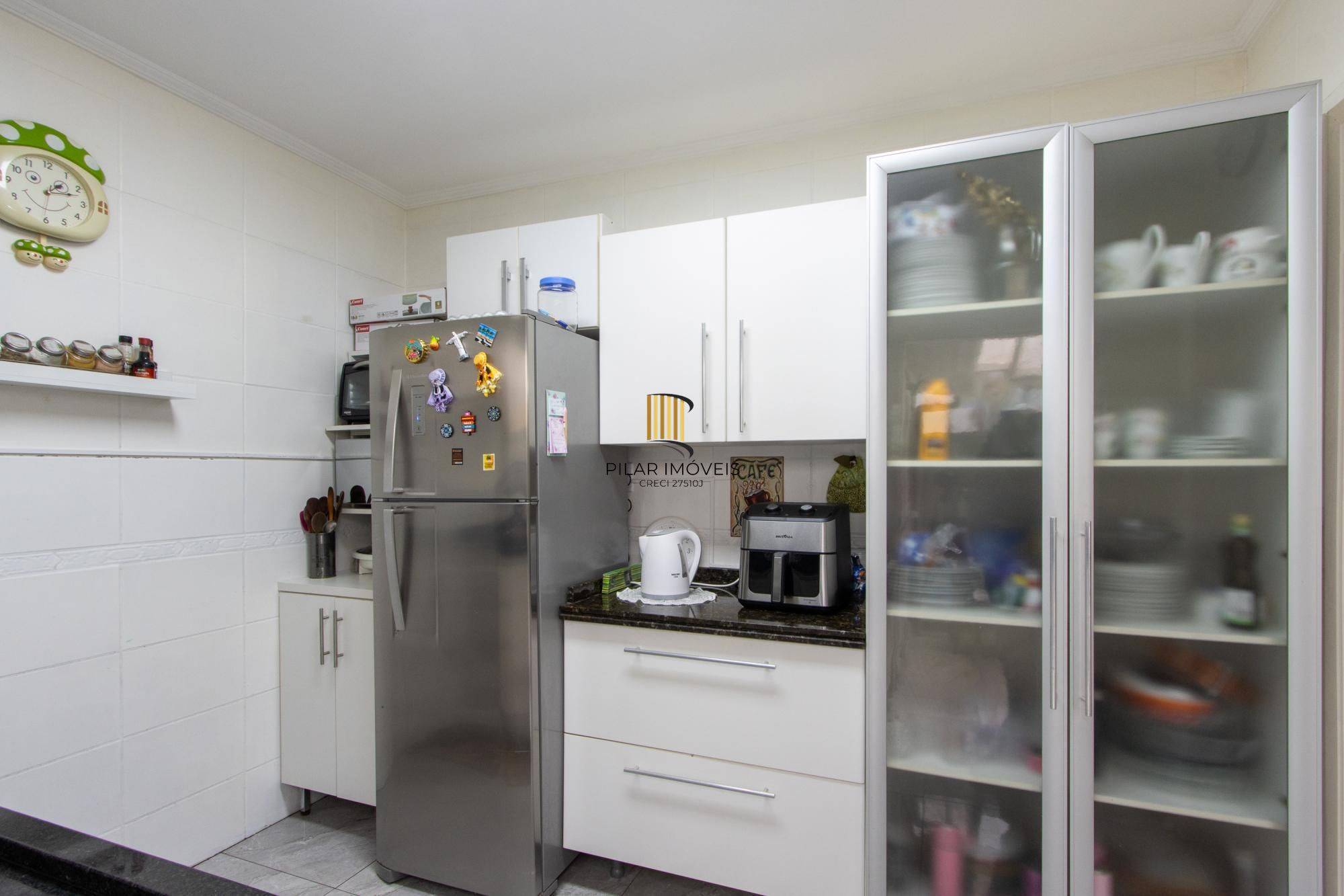 Casa 3 dormitórios no bairro Guarujá