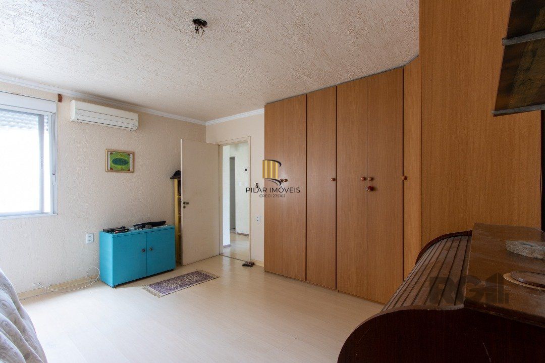 Casa para Venda - 239m², 5 dormitórios, sendo 1 suites, 2 vagas - Hipica