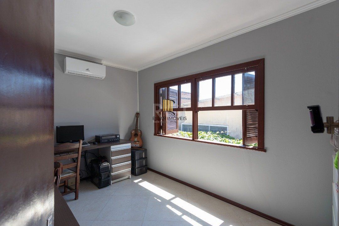 Casa para Venda - 110m², 2 dormitórios, sendo 1 suíte, 3 vagas - Espirito Santo