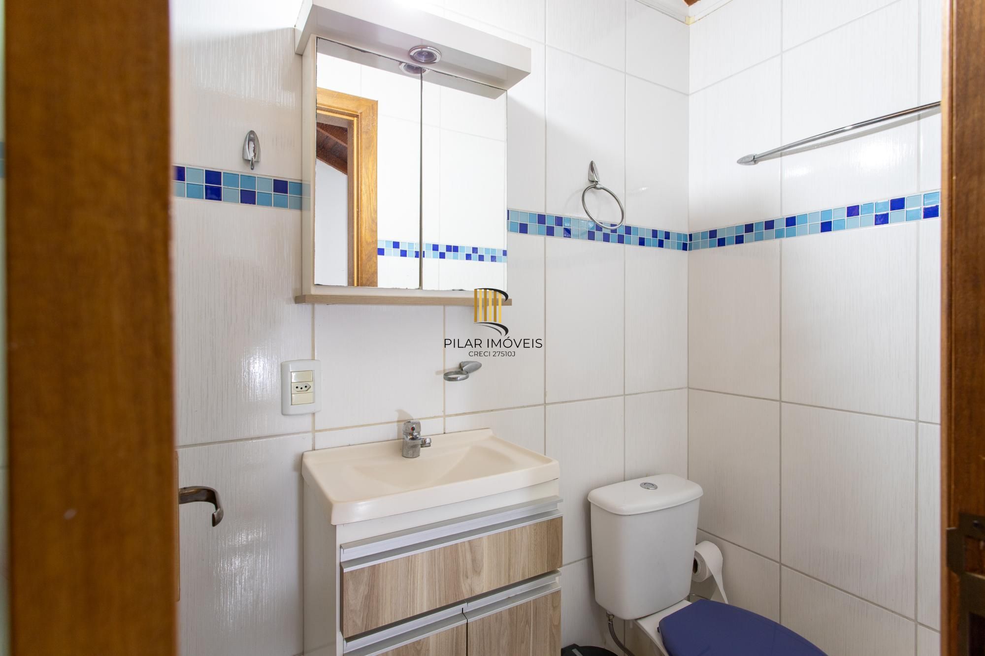 Casa 3 dormitórios no bairro Hípica