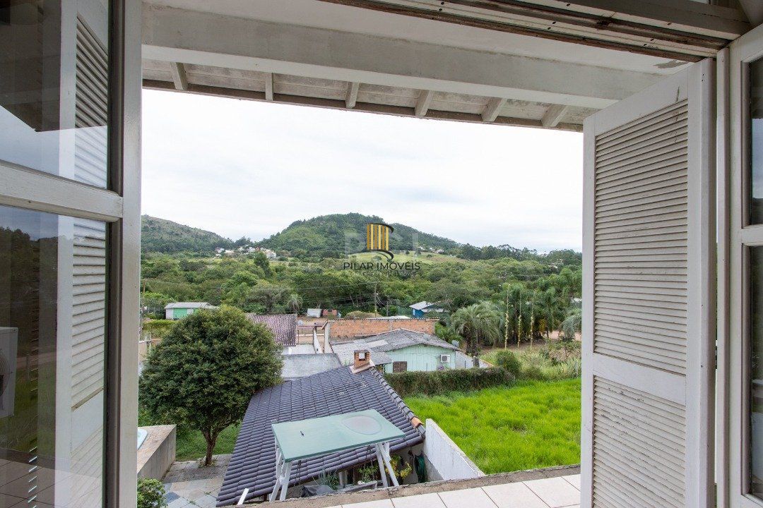 Casa 4 dormitórios no bairro Hípica