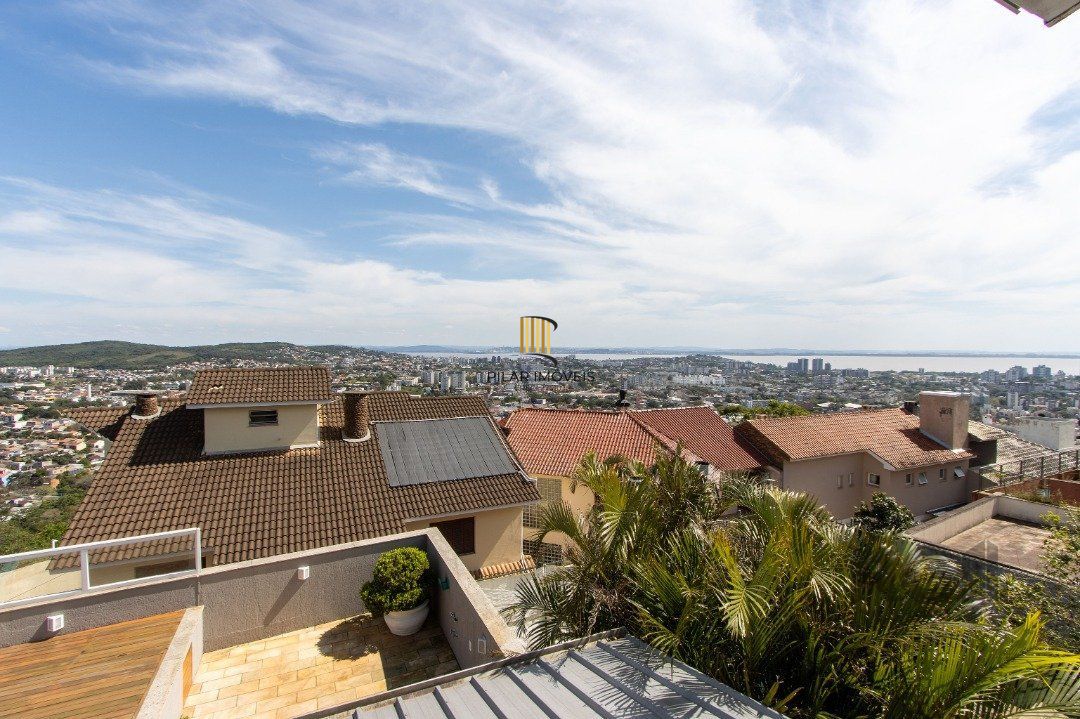 Casa de Condomínio 4 dormitórios no bairro Nonoai