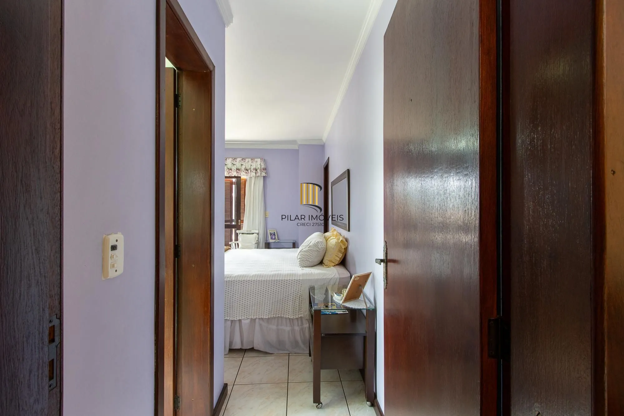 Casa Residencial ou Comercial, com 3 quartos (1 suite), 229m² privativos - Bairro Tristeza