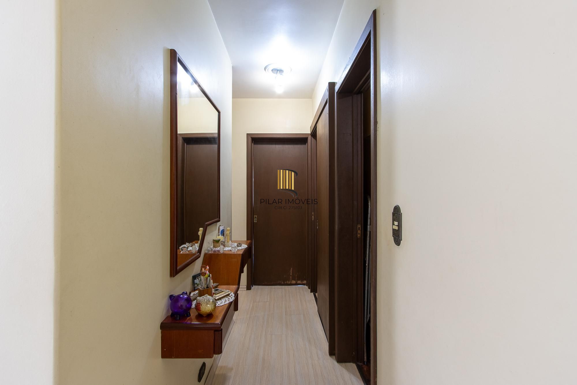 **Casa de 05 dormitórios, 03 suítes, 06 Banheiros, com 315,10m² privativos na Vila Conceição, Porto Alegre, RS**