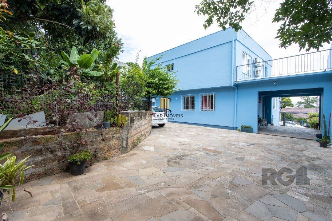 Casa, 5 dormitórios, sendo 1 suíte, 312m² privativos, 8 vagas - Bairro Vila Nova