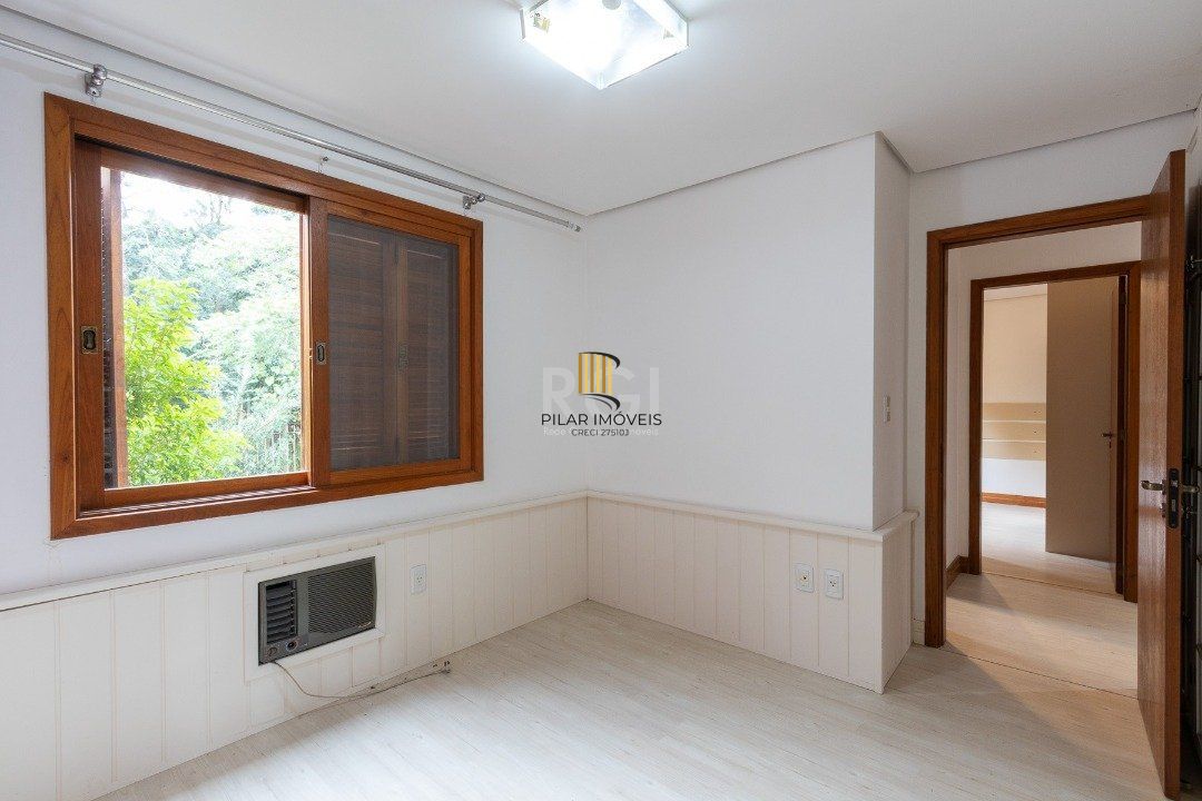 Casa em condomínio para Venda com 4 dormitórios, sendo 1 suites e 4 vagas no bairro Ipanema