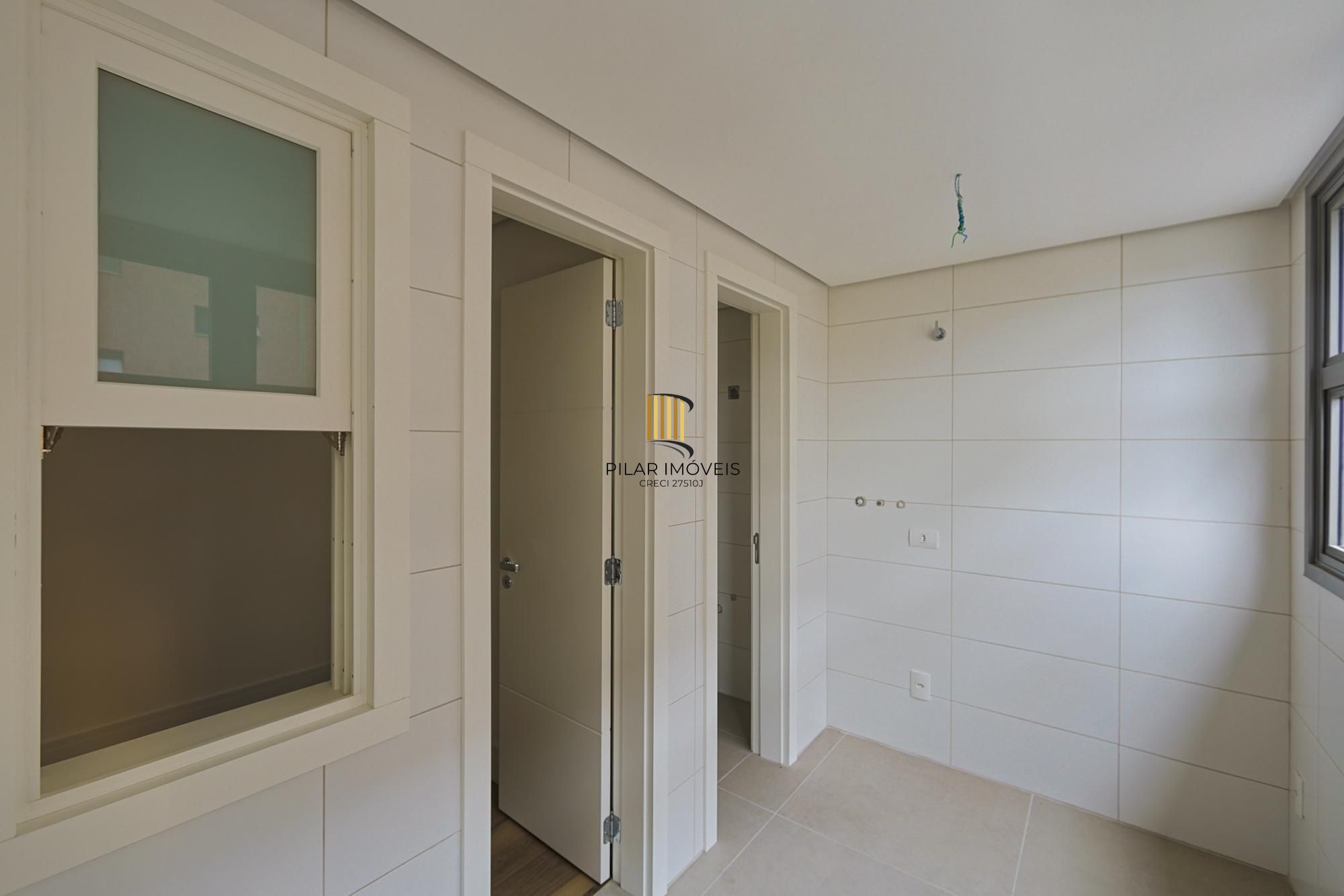 Apartamento com 217m² e 3 dormitórios no bairro Tristeza em PORTO ALEGRE para Comprar