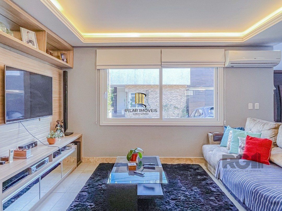 Casa de Condomínio 4 dormitórios no bairro Hípica