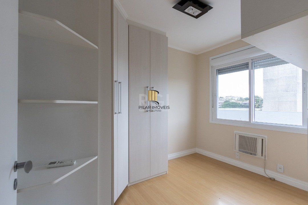 Apartamento no último andar com vista panorâmica, 2 dormitórios e até 4 vagas de garagem - Bairro Teresópolis, Zona Sul de Porto Alegre