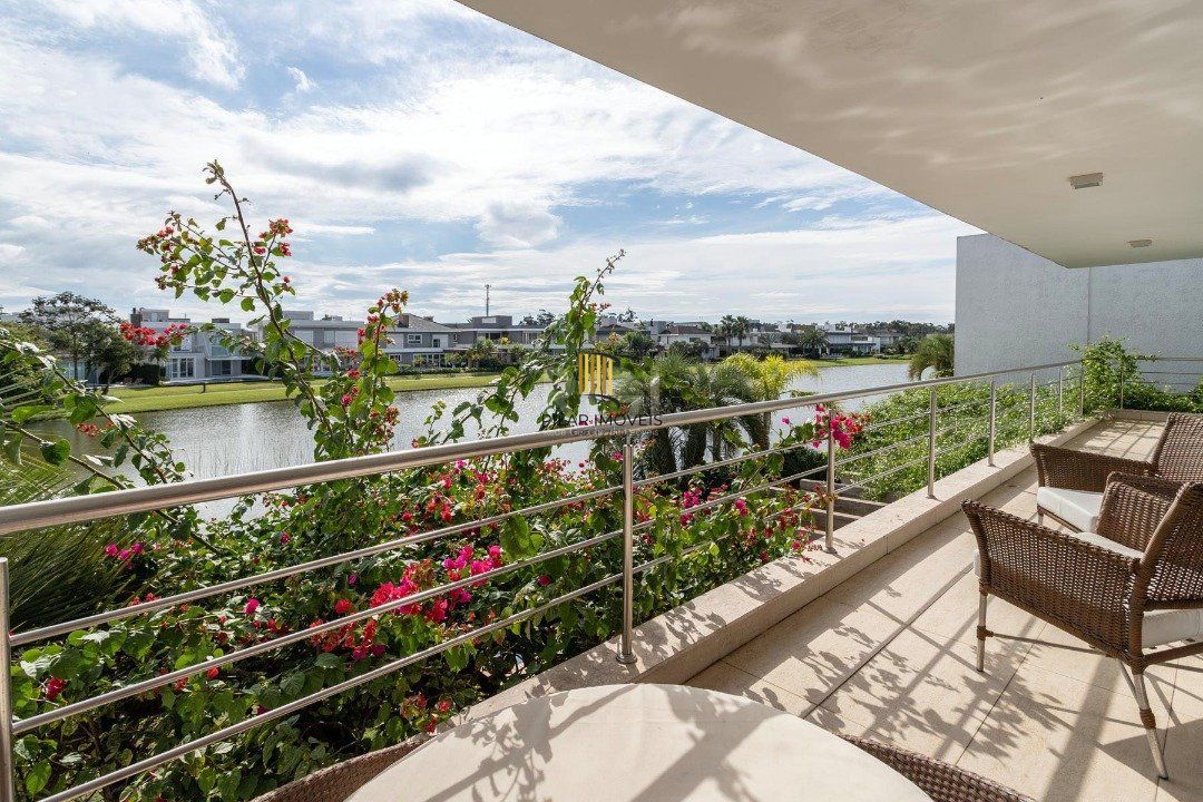 Casa Condominio para Venda - 399m², 5 dormitórios, sendo 5 suites, 4 vagas - Atlântida