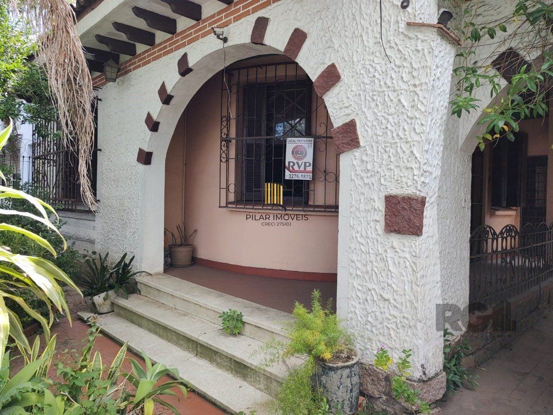 Casa comercial térrea na Av. Aparício Borges - bairro Teresópolis