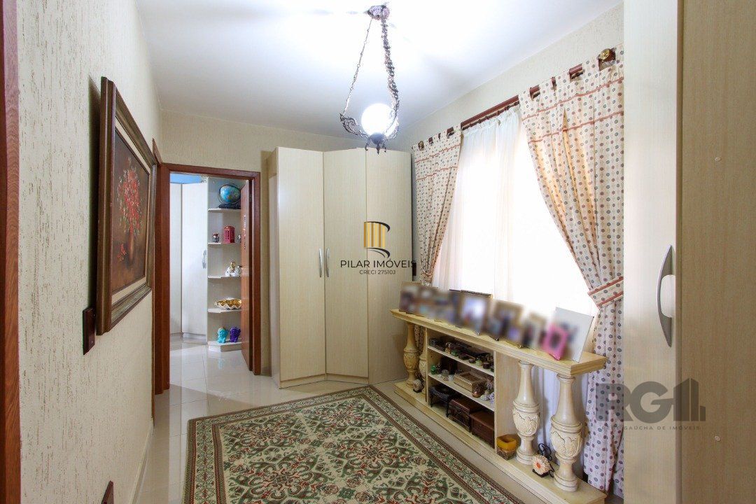 Excelente Casa Tipo Sobrado de alvenaria