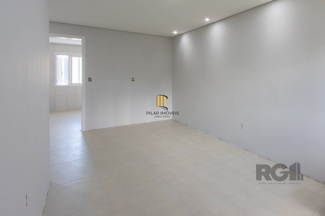 Casa  no Bairro Hípica, 100% reformada, 2 dormitórios, 1 vaga de garagem.