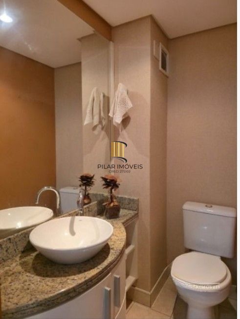 Apartamento  com 2 dormitórios, lavabo, banho social e churrasqueira integrada.