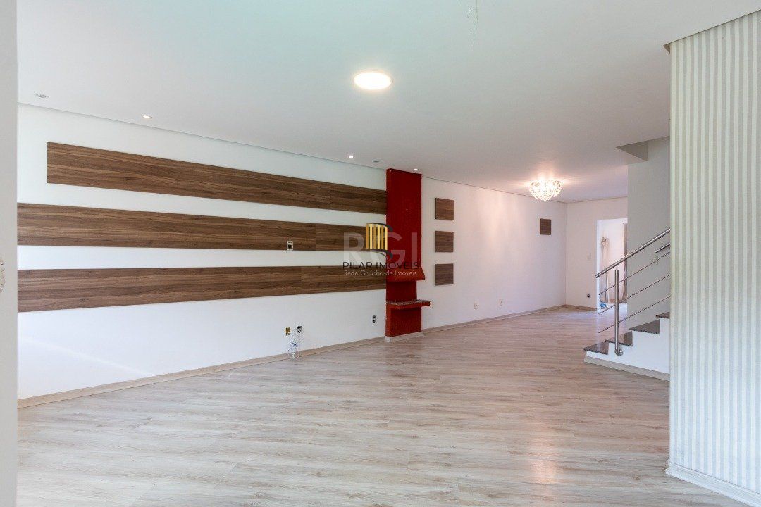 Casa para Venda - 178.4m², 3 dormitórios, sendo 1 suites, 2 vagas - Hípica
