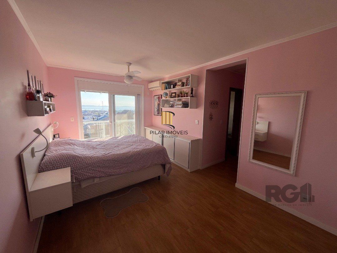 Sobrado com vista para o Rio,  3 quartos, suite, pátio - Guarujá