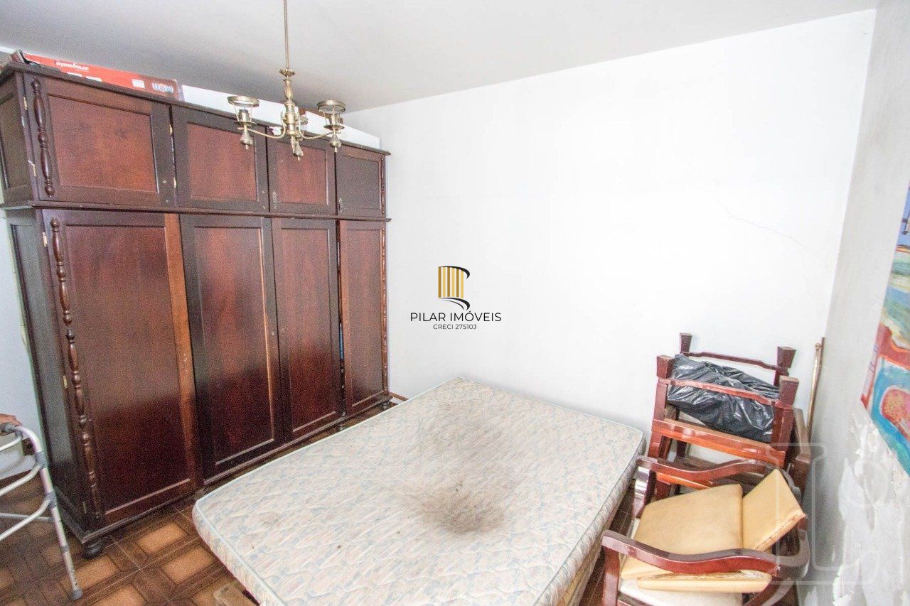 Casa para Venda - 150m², 4 dormitórios, sendo 1 suites, 5 vagas - Teresópolis