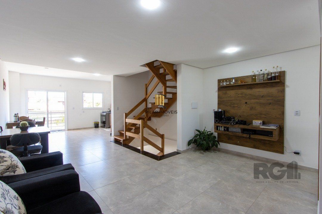 Sobrado 3 Dprmitórios Bairro Espírito Santo.