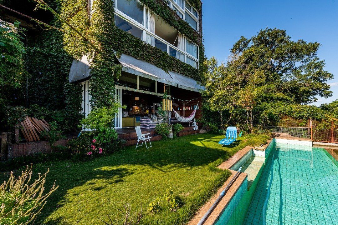 Casa para Venda - 300m², 3 dormitórios, sendo 3 suites, 2 vagas - Sétimo Céu