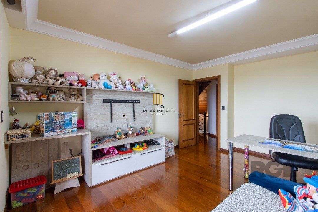 Casa para Venda com 4 dormitórios, sendo 2 suites e 4 vagas no bairro Jardim Isabel