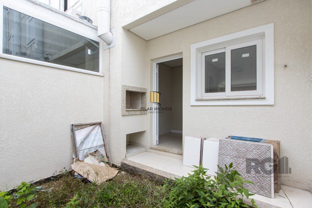 Casa de Condomínio 2 dormitórios no bairro Cristal