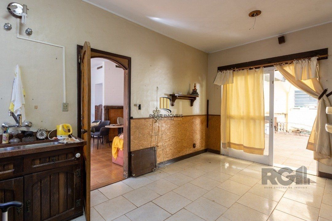 Casa Comercial no bairro Tristeza