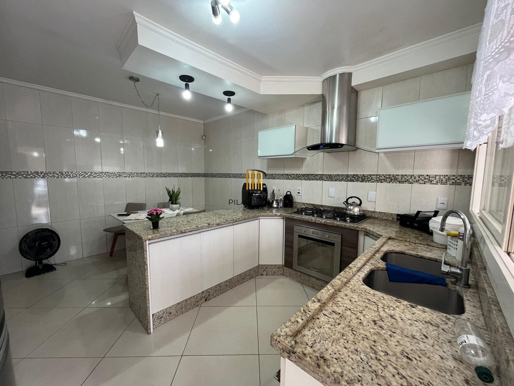 Duas casas no mesmo terreno – conforto, espaço e excelente localização!