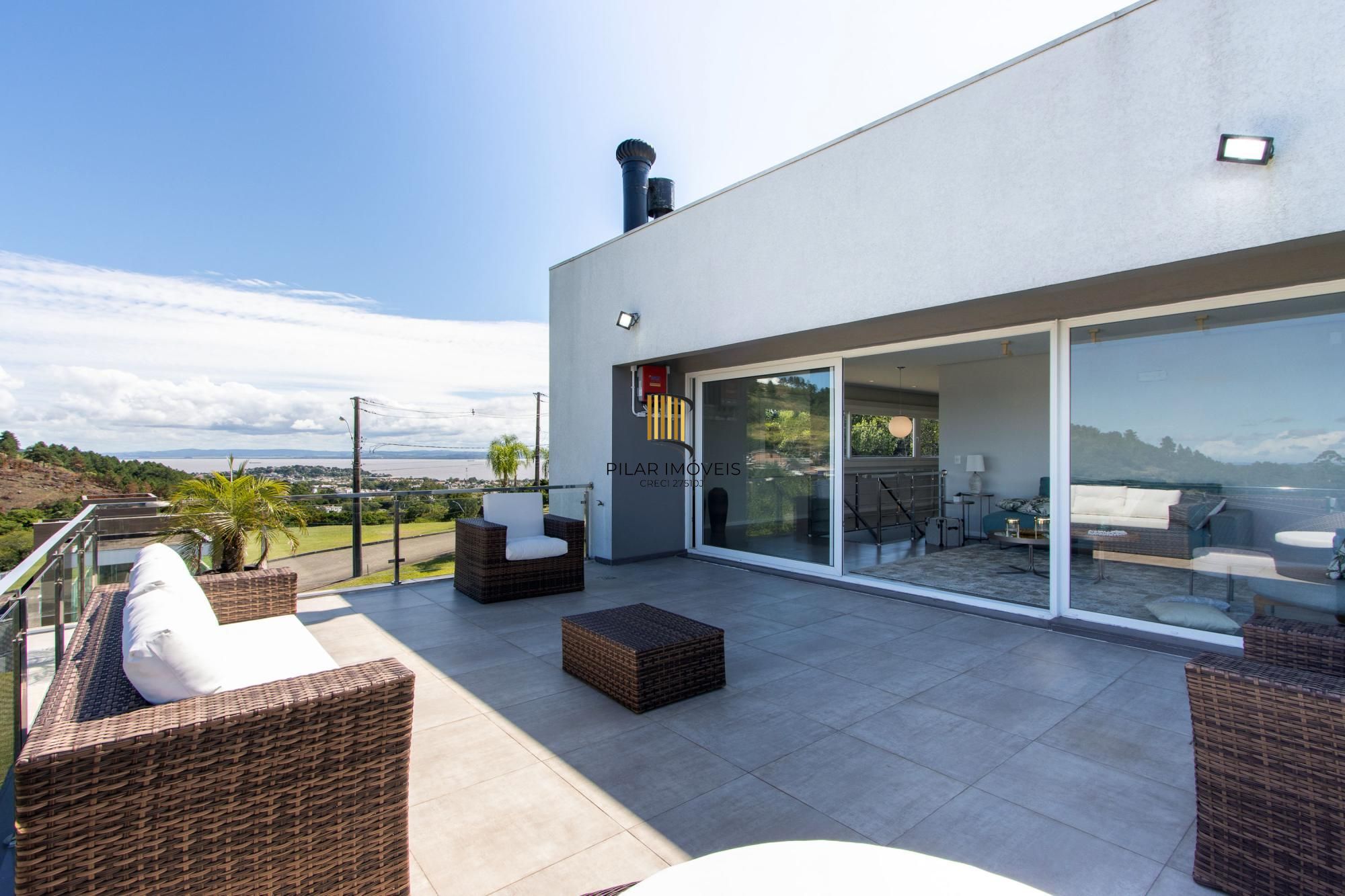 Luxuosa Casa em Condomínio de Alto Padrão com vista para Guaiba