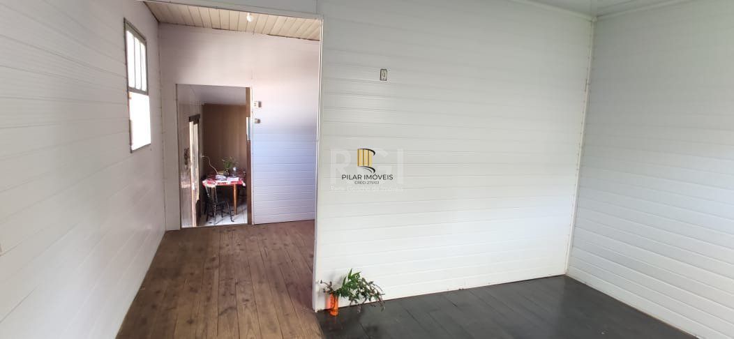 Casa para Venda com 2 dormitórios e 2 vagas no bairro Hípica