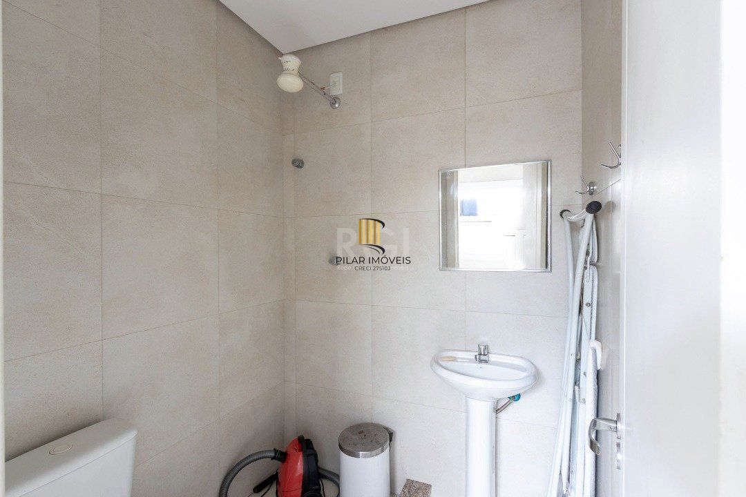 Casa de Condomínio 4 dormitórios no bairro Belém Novo