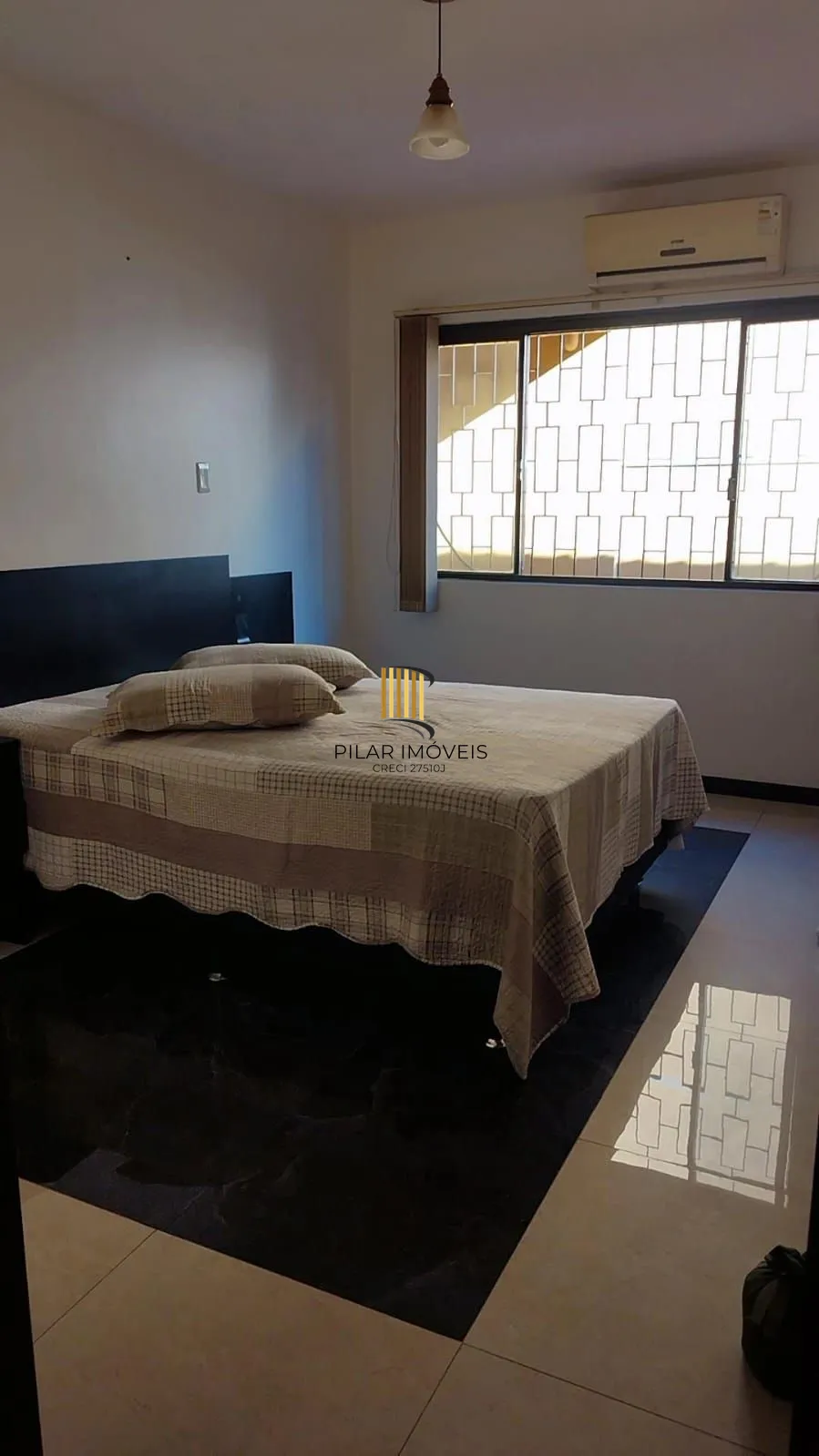 Casa 4 dormitórios no bairro Vila Nova