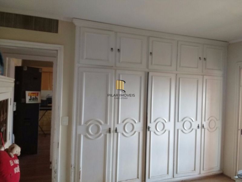 Casa para Venda - 350m², 3 dormitórios, 4 vagas - Vila Assunção