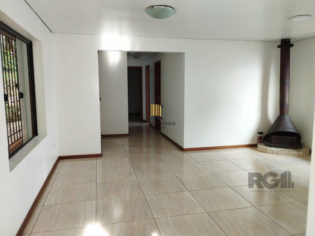 AMPLA CASA COM PRAIA PRIVATIVA NA ZONA SUL DE POA